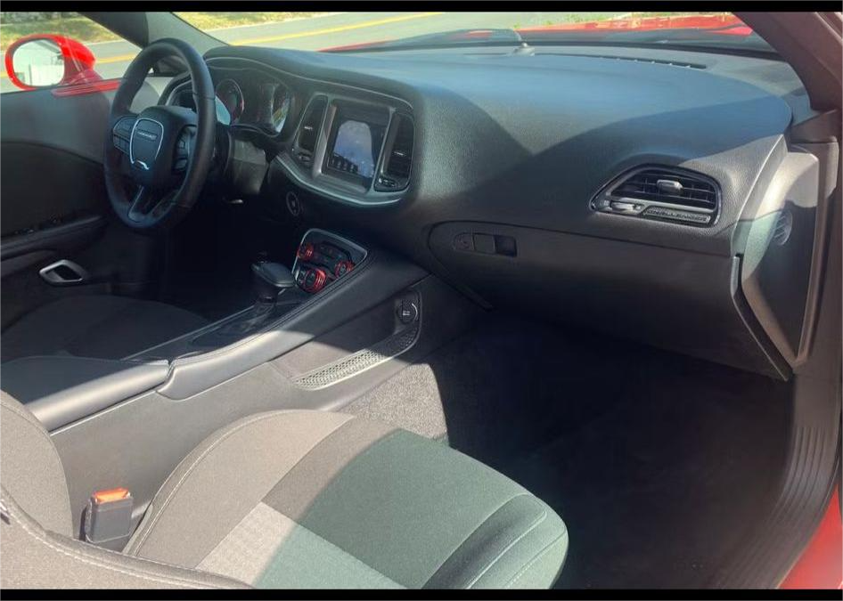 dodge challenger 2021