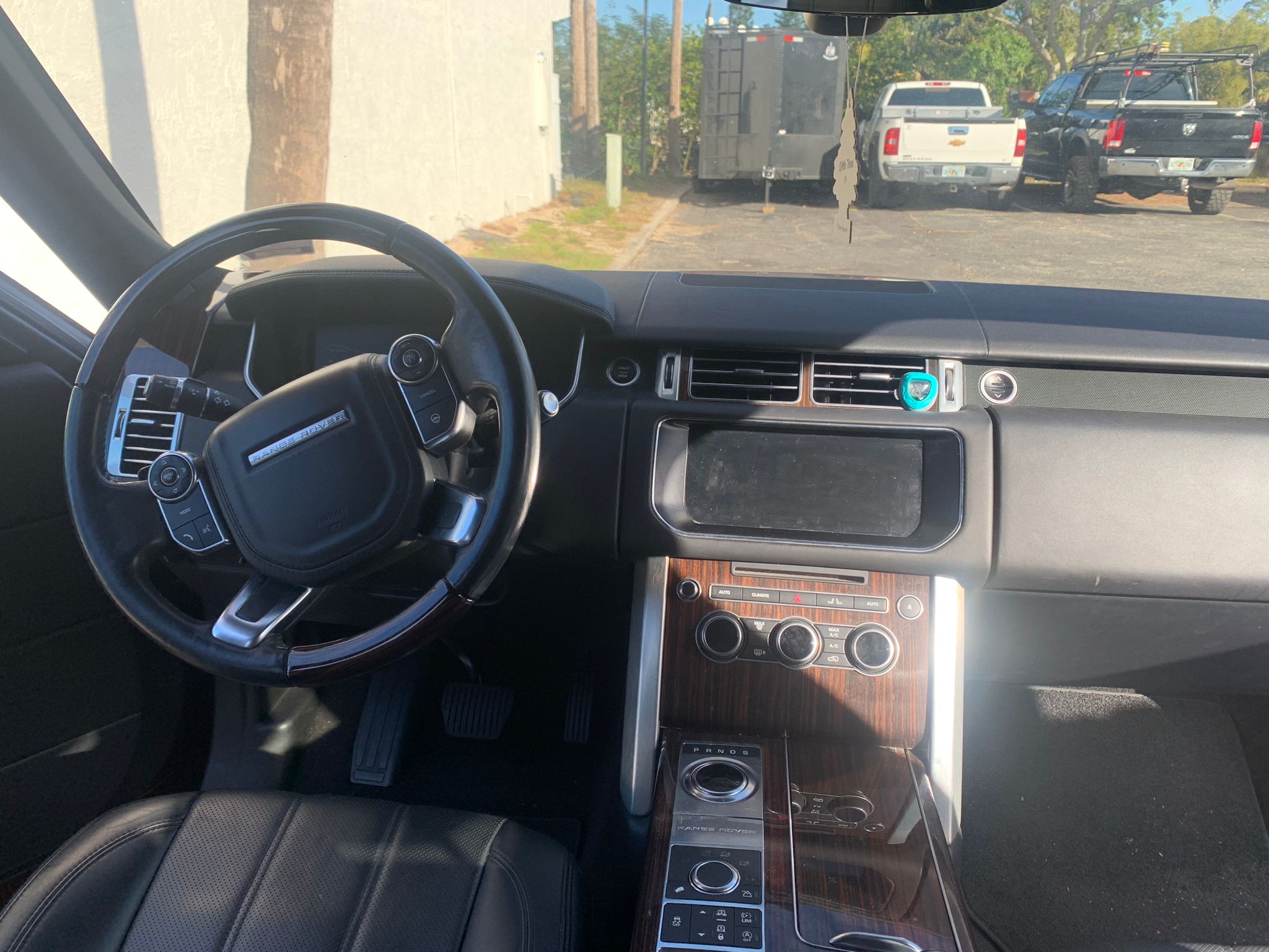 2017 Range Rover HSE – Car rental in Tampa, Florida – Genesis Car Rental - Image 9